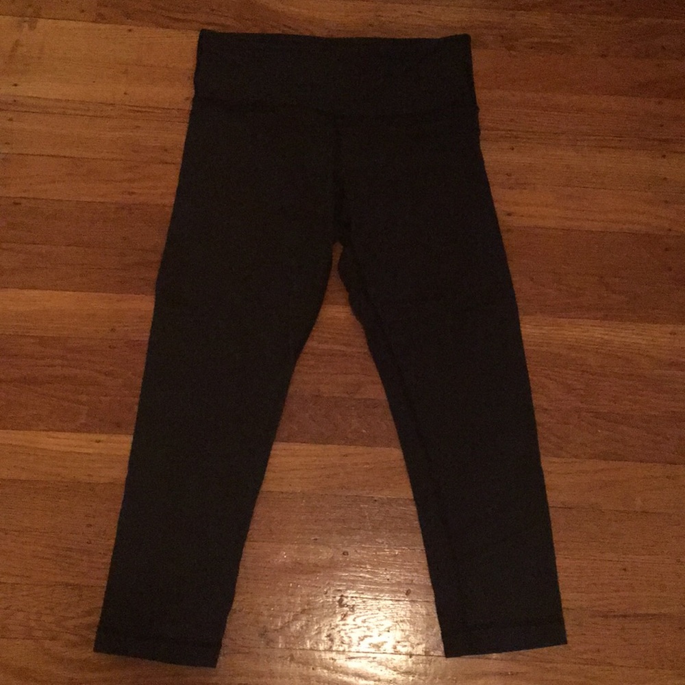 Lulu Wonder Pant Capri-Dark Heather Gray